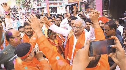 राजनांदगांव लोकसभा क्षेत्र में जनसंपर्क में जुटे कांग्रेस प्रत्‍याशी भूपेश बघेल