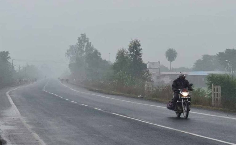 सुबह-शाम गुलाबी ठंडक रहेगी और रात का पारा 20 डिग्री के आसपास बना रहेगा, अगले चौबीस घंटे शुष्क रहेगा मौसम