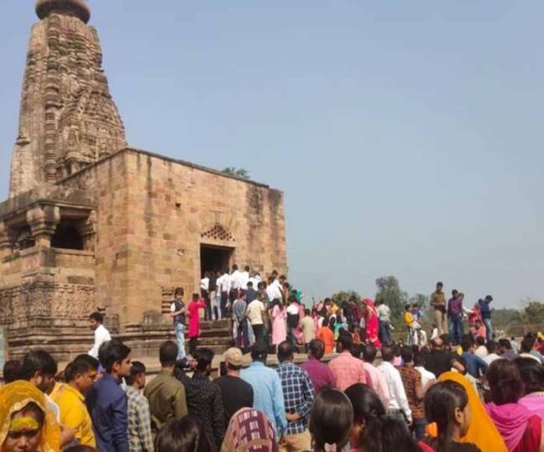 शहडोल के ऐतिहासिक विराट मंदिर की दीवार जर्जर, मरम्मत के लिए ASI ने लगाया ताला, श्रद्धालु नाराज