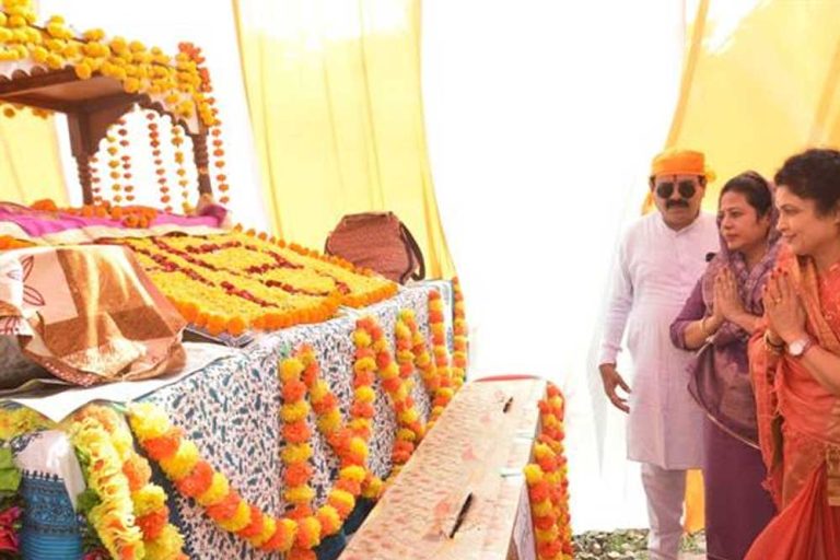 मंत्री श्रीमती गौर ने किया शिव मंदिर सोनागिरी में शेड निर्माण का भूमिपूजन