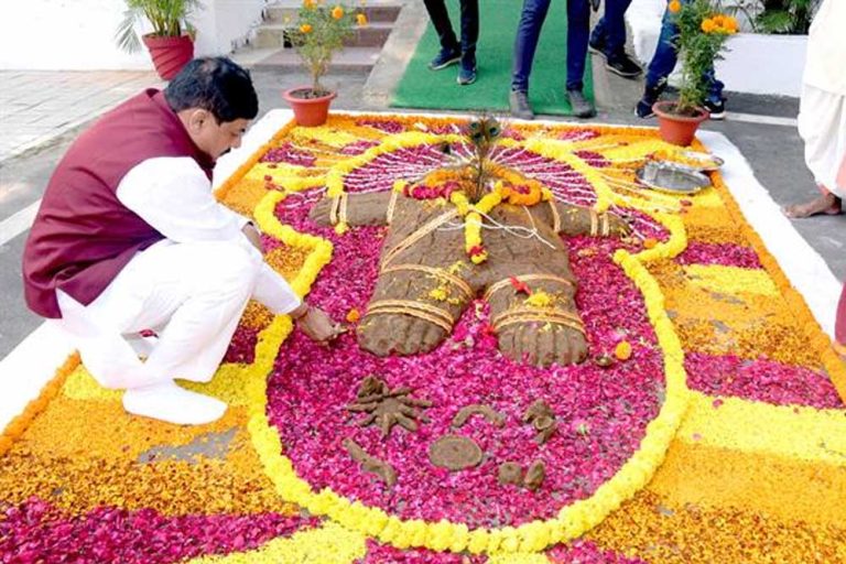 मुख्यमंत्री निवास में हुई गोवर्धन पूजा