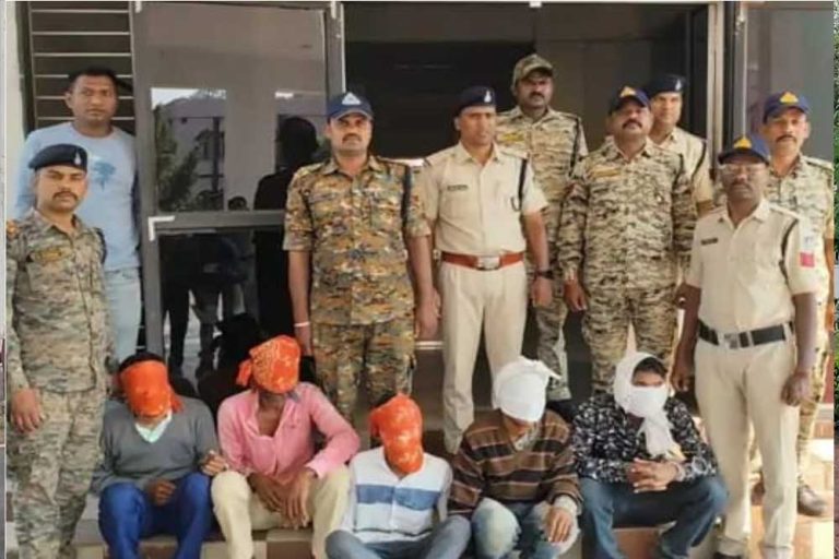 लालपुर में हुए तिहरे हत्याकांड का थाना गाडासरई पुलिस ने किया खुलासा,प्रेस वार्ता आयोजित कर दी गई जानकारी