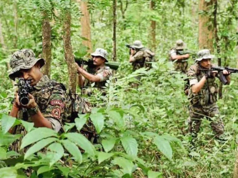 छत्तीसगढ़-नारायणपुर में सुरक्षा बलों के सर्च ऑपरेशन में मुठभेड़ में 4 नक्सली ढेर