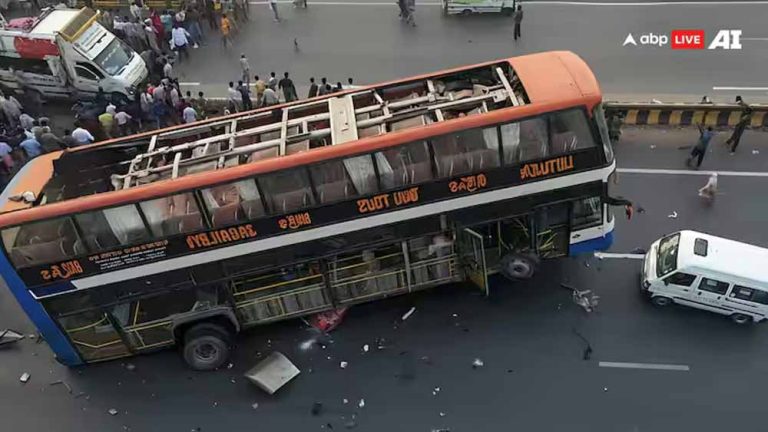 फिरोजाबाद में बड़ा सड़क हादसा, मजदूरों से भरी डबल डेकर बस दुर्घटनाग्रस्त, 20 से अधिक घायल