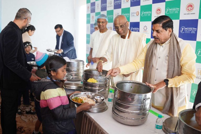 अक्षय पात्र फाउंडेशन स्कूली बच्चों को पौष्टिक भोजन से परोस रही है नवजीवन – मुख्यमंत्री डॉ. यादव