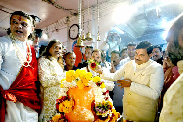 मुख्यमंत्री ने खजराना गणेश मंदिर परिसर में नवनिर्मित भक्त निवास, संत निवास, अन्न क्षेत्र विस्तार एवं उद्यान का किया लोकार्पण