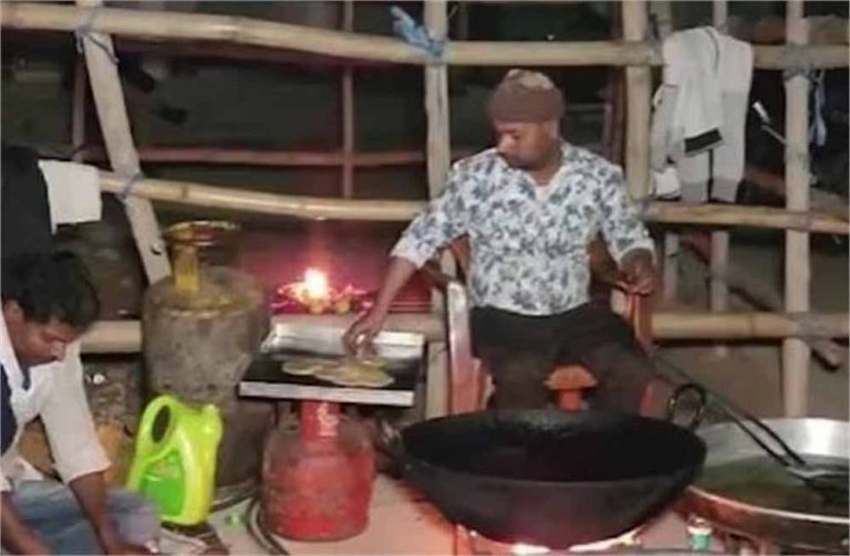 संभल जिले के खग्गू सराय इलाके में स्थित प्राचीन कार्तिकेय महादेव मंदिर इन दिनों सुर्खियों में, 46 साल बाद मंदिर के कपाट खुले