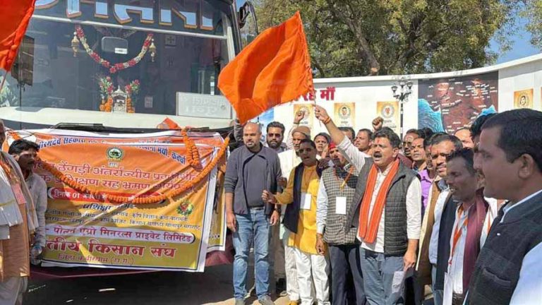 डिप्टी सीएम विजय शर्मा ने गन्ना किसानों के अध्ययन दल को महाराष्ट्र के लिए रवाना किया