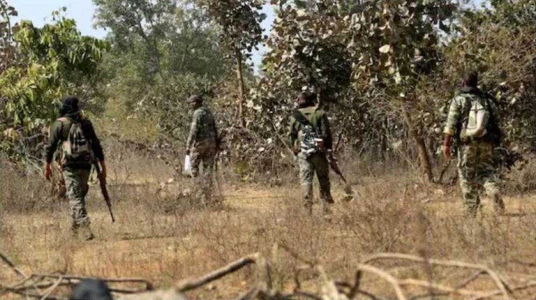 CG Naxal Encounter: अबूझमाड़ मुठभेड़ में चार नक्सली ढेर, एक जवान शहीद