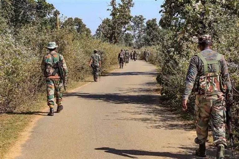 छत्तीसगढ़-तेलंगाना बॉर्डर पर भीषण मुठभेड़, 26 नक्सलियों के मारे जाने की खबर, सर्च ऑपरेशन जारी