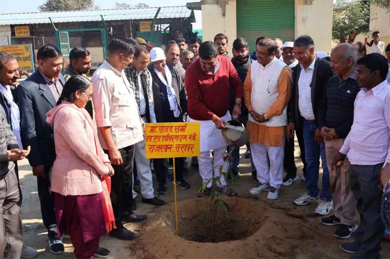 राजस्थान-अलवर के कृषि अनुसंधान केंद्र में इनपुट डीलर्स का डिप्लोमा दीक्षांत समारोह