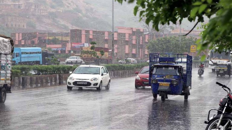 12 जनवरी से घना कोहरा छाने की उम्मीद है, जिससे मौसम की स्थिति और जटिल हो जाएगी, बारिश के साथ ओलावृष्टि की आशंका