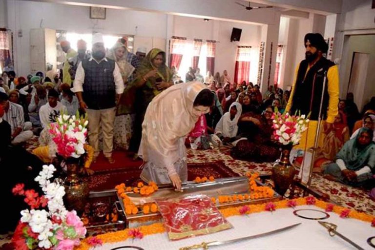 गुरु गोविंद सिंह जी पूरे समाज के लिए प्रेरणा का स्रोत है : राज्यमंत्री श्रीमती गौर