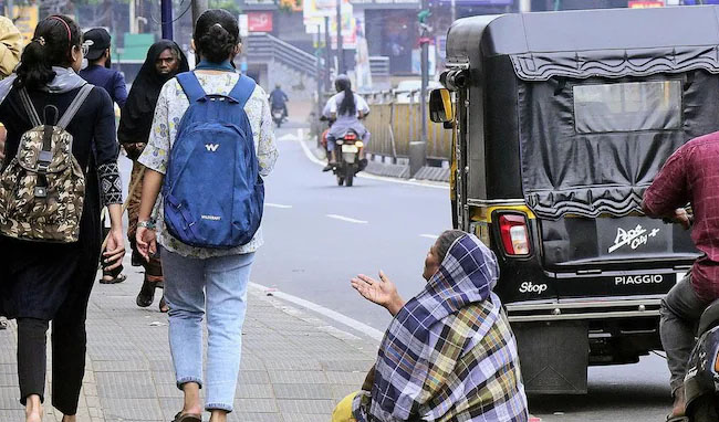 इंदौर में भिखारियों के खिलाफ बड़ा अभियान, सूचना देने पर एक हजार रुपये का इनाम