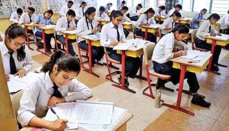 MP बोर्ड की 12वीं की परीक्षा आज से, 7.06 लाख स्टूडेंट हुए शामिल