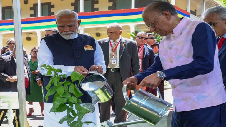 मॉरीशस की आबो-हवा में अपनेपन का एहसास, यहां की मिट्टी में हमारे पूर्वजों का खून-पसीना