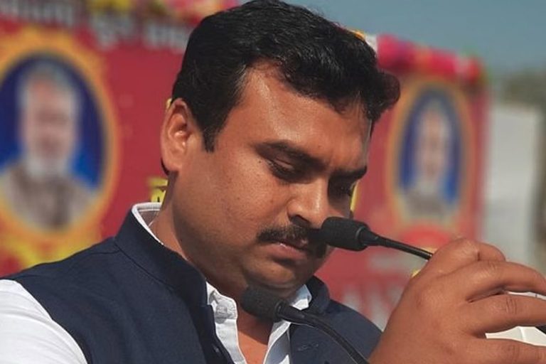 जबलपुर विशेष न्यायालय ने कांग्रेस विधायक सिद्धार्थ कुशवाहा के खिलाफ चेक बाउंस मामले में गिरफ्तारी वारंट जारी किया