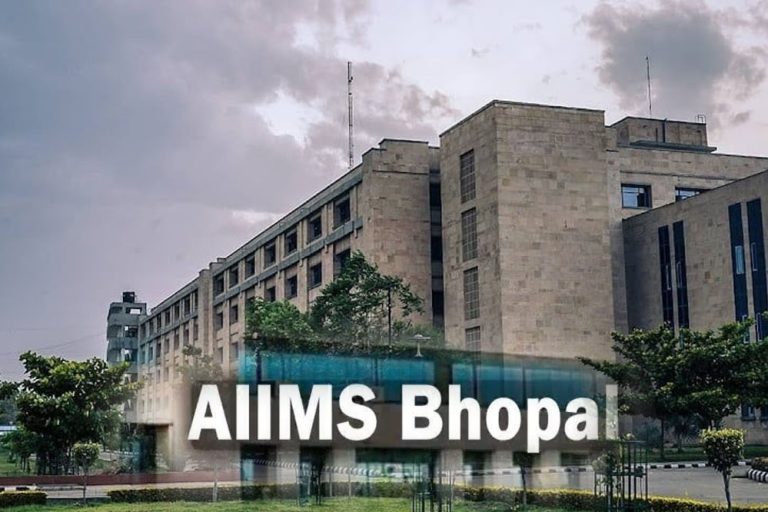 राजधानी AIIMS में एक 70 वर्षीय मरीज का सफल ट्रांसकैथेटर एओर्टिक वाल्व इम्प्लांटेशन किया गया