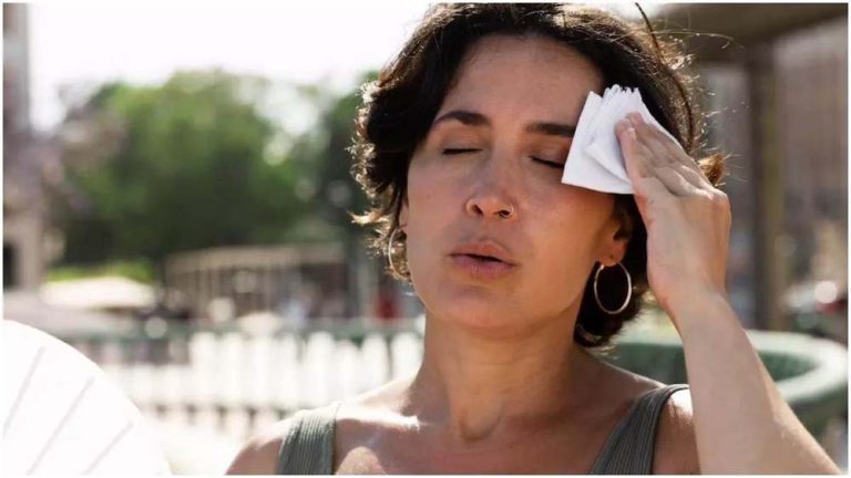 लू-तापघात से बचने हल्के रंग के कपड़े पहनें और खूब पानी पिएँ
