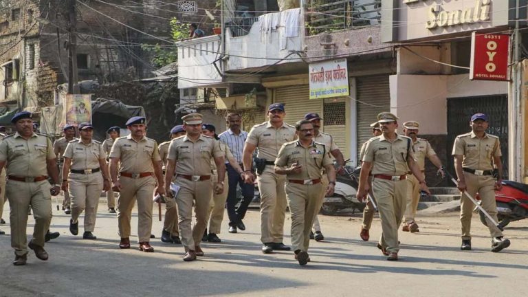 नागपुर में सभी इलाकों से हटा कर्फ्यू, हालात सामान्य, प्रशासन का सख्त पहरा जारी