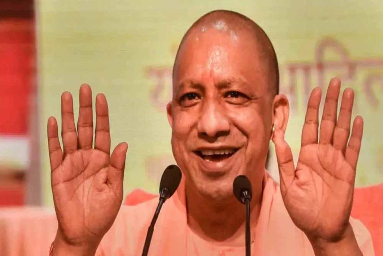 CM योगी बोले -सौ हिंदू परिवारों के बीच एक मुस्लिम परिवार सुरक्षित, हालांकि, सौ मुस्लिम परिवारों के बीच 50 हिंदू परिवारों के सुरक्षित होने की संभावना!
