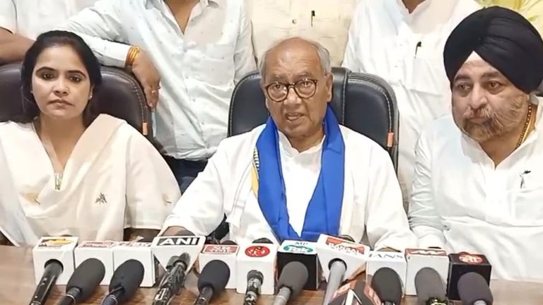 दिग्विजय सिंह ने पश्चिम बंगाल में हो रही हिंसा के लिए बीजेपी और संघ को जिम्मेदार ठहराया