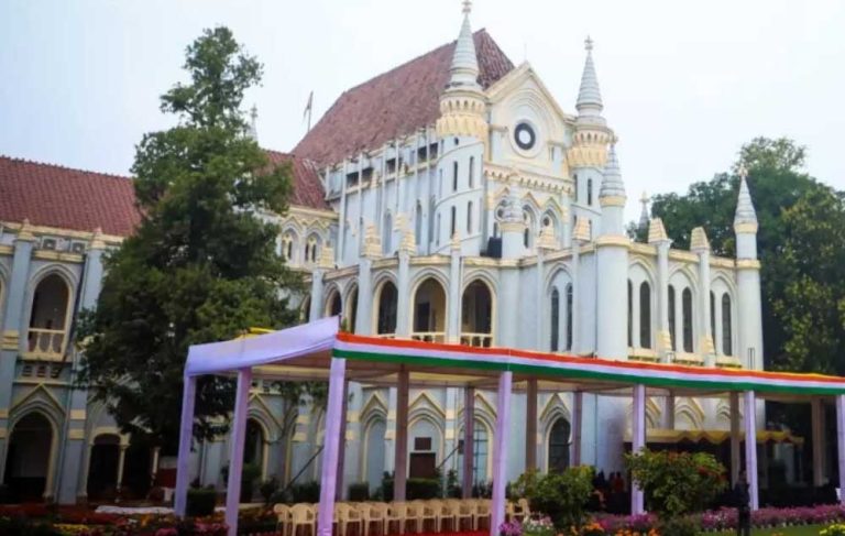 मध्य प्रदेश हाईकोर्ट ने महर्षि पतंजलि संस्कृत संस्थान के उस आदेश पर अंतरिम रोक लगा दी