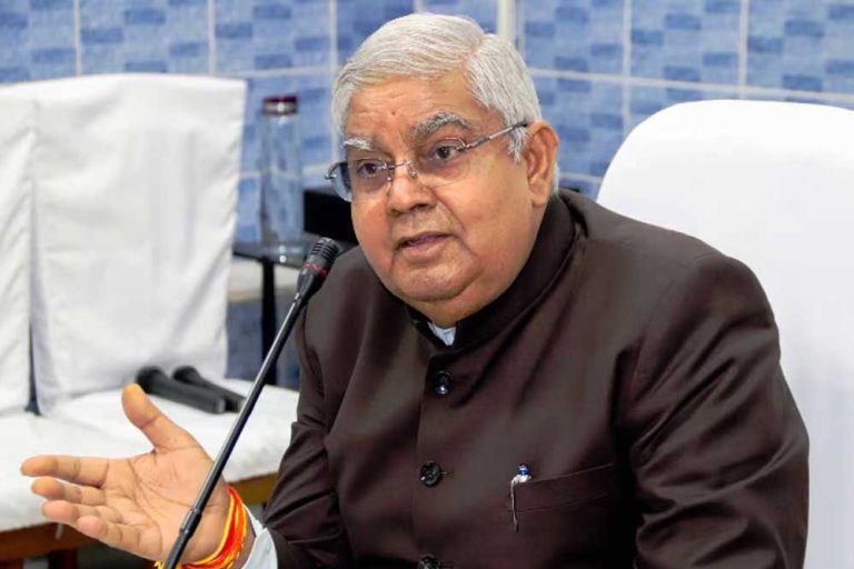 फिर SC पर भड़के उपराष्ट्रपति धनखड़, बोले- ‘कभी प्रस्तावना को संविधान का हिस्सा बताता है, कभी नहीं’