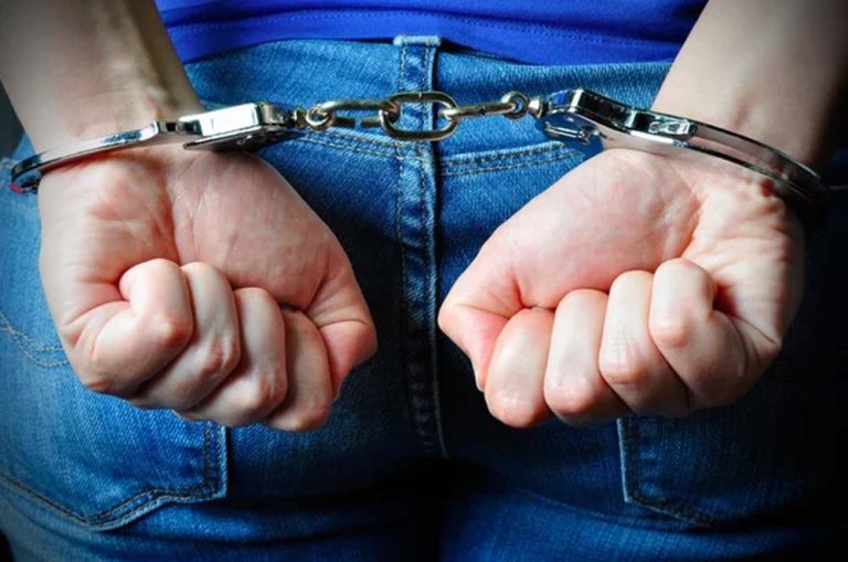 बरगंवा पुलिस ने 180 लीटर डीजल के साथ कार सहित तस्कर को किया  गिरफ्तार