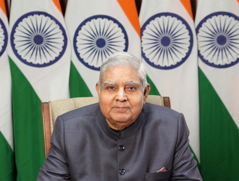 आर्टिकल 142 पर बोले धनखड़, सरकार के खिलाफ अदालत के हाथ लगा परमाणु बम