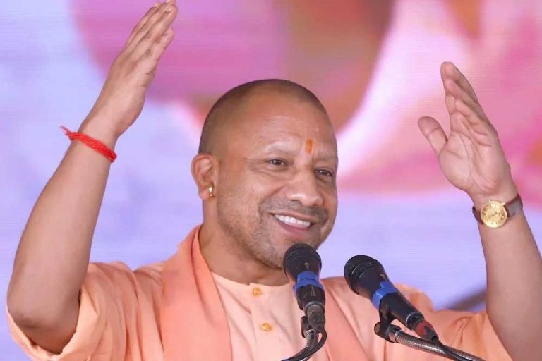 मुख्यमंत्री योगी ने कहा कि बंगाल हिंसा पर कांग्रेस और समाजवादी पार्टी खामोश