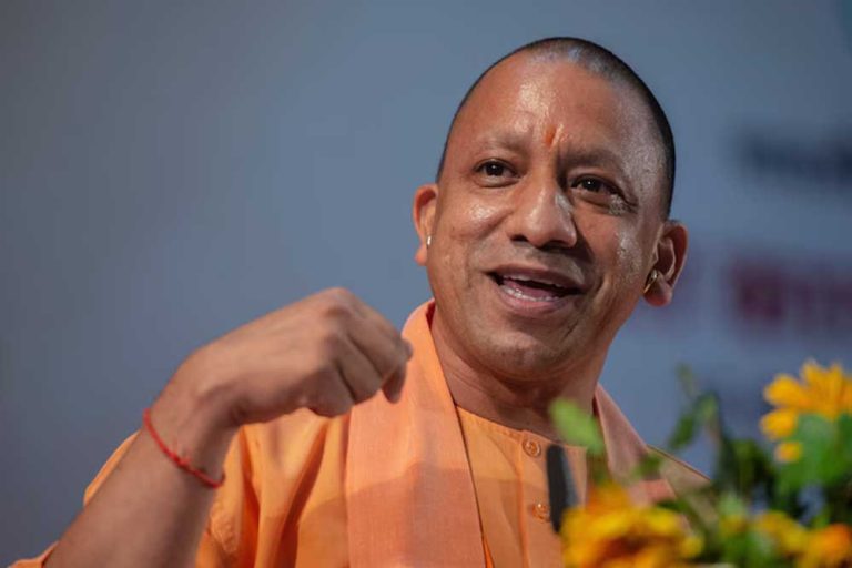 देवरिया से पहलगाम हमले पर दहाड़े CM योगी आदित्यनाथ, बोले  सपा के नेता हैं या पाकिस्तान के प्रवक्ता…