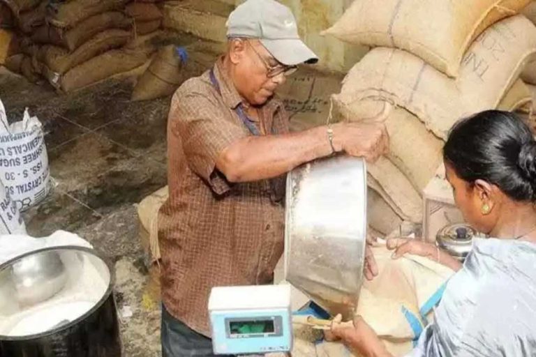 प्रदेश में जून, जुलाई और अगस्त का राशन हितग्राहियों को एक साथ दिया जायेगा,  आदेश जारी कर दिए