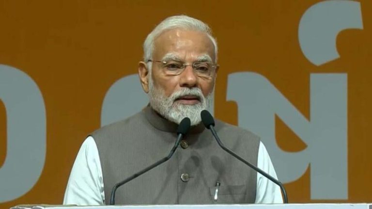 पीएम मोदी ने देश के नागरिकों से अपील करते हुए विदेशी सामानों पर निर्भरता खत्म करने की अपील