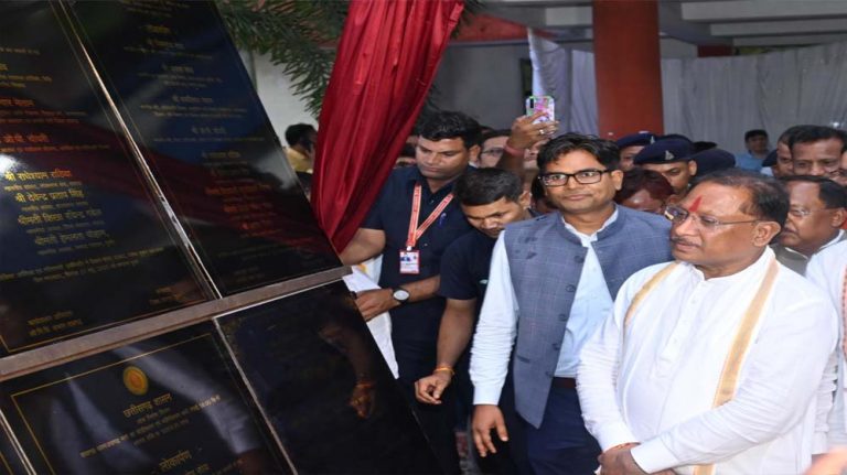 CM साय ने 93.59 करोड़ रुपए की लागत से निर्मित रायगढ़-धरमजयगढ़ मार्ग के चौड़ीकरण एवं नवीनीकरण कार्य का लोकार्पण
