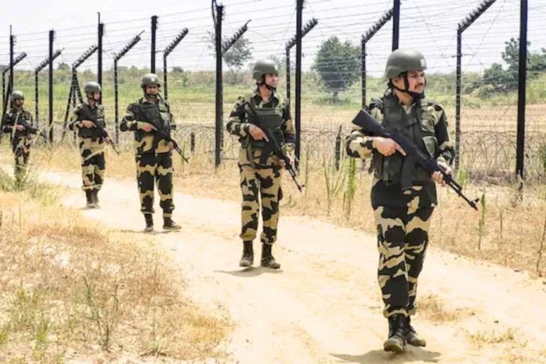 ऑपरेशन सिंदूर के बाद तनाव के बाद गुजरात की अंतरराष्ट्रीय सीमा पर BSF ने पाक घुसपैठिया मार गिराया, बड़ी साजिश नाकाम