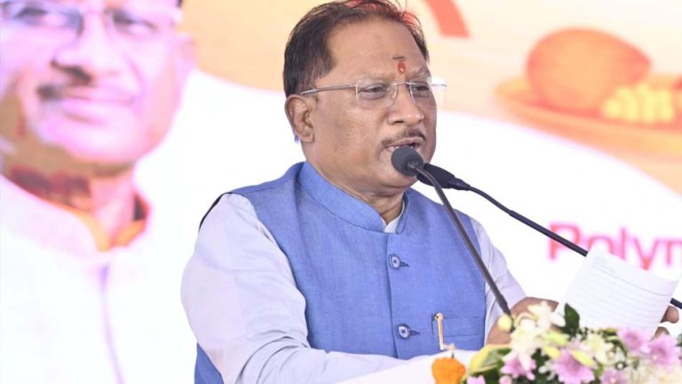 मुख्यमंत्री ने लात नाला सिंचाई परियोजना के लंबे समय से अधूरे होने पर नाराजगी जताते हुए इसे शीघ्र पूर्ण करने के निर्देश दिए