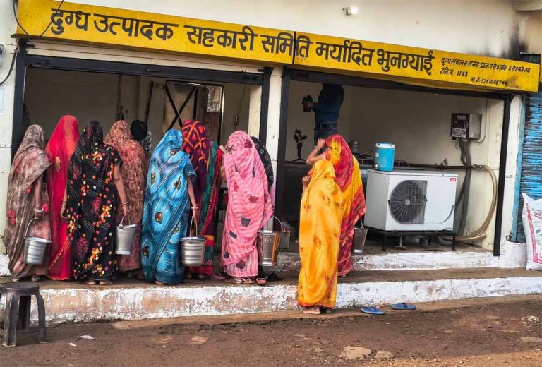 भोपाल दुग्ध संघ की दुग्ध समितियों के दुग्ध उत्पादकों से दूध क्रय दरों में की गई ऐतिहासिक वृद्धि