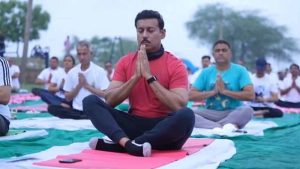 11वां अंतरराष्ट्रीय योग : कर्नल राज्यवर्धन राठौड़ ने भी किया योगाभ्यास