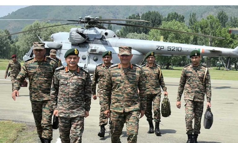 Amarnath Yatra से पहले जनरल द्विवेदी ने कश्मीर सुरक्षा ग्रिड का लिया जायजा, हाई-टेक तकनीक से बढ़ेगा निगरानी नेटवर्क