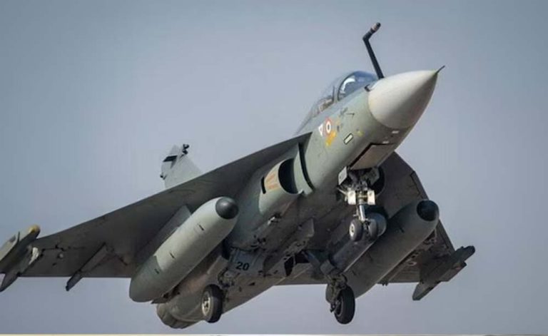 HAL जल्द ही तेजस Mk-1A फाइटर जेट भारतीय वायुसेना को सौंपने की तैयारी में, दुश्मनों के लिए खतरे की घंटी !