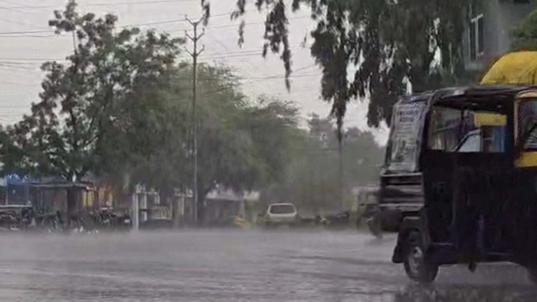 मौसम बदला :राजधानी भोपाल और शाजापुर समेत कुछ जिलों में तेज हवाओं के साथ हुई बारिश