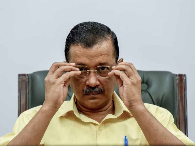 कांग्रेस ने आप पार्टी और केजरीवाल पर तीखा हमला बोलते हुए निकाली कुर्सी यात्रा