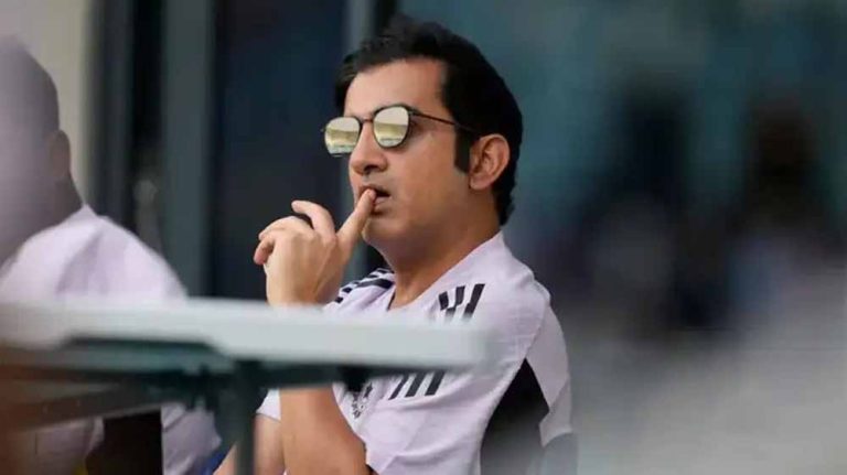 इंग्लैंड से वापस स्वदेश लौटे टीम इंडिया के हेड कोच, गौतम गंभीर की मां को पड़ा दिल का दौरा
