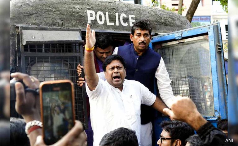 गैंगरेप के विरोध में सड़क पर उतरी बीजेपी, सुकांत मजूमदार को लिया गया हिरासत में