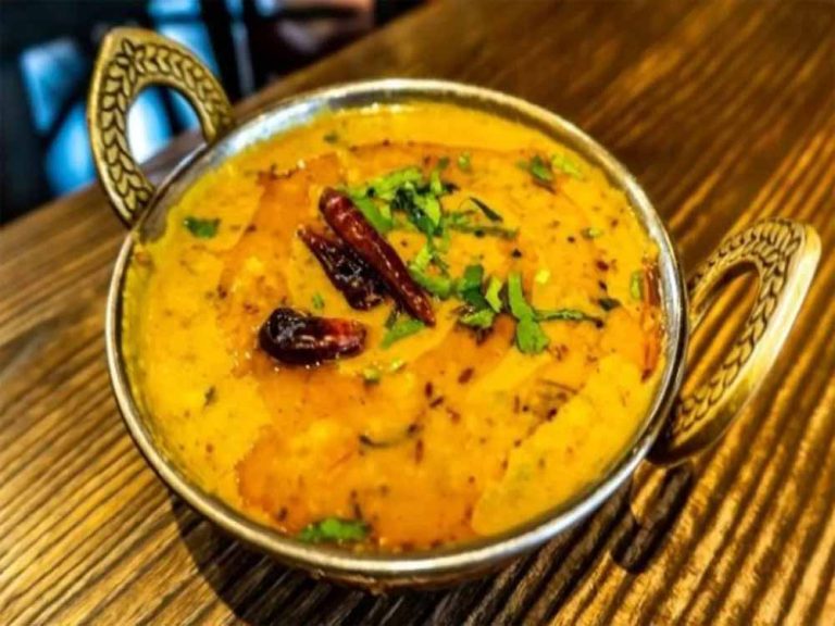 ढाबा स्‍टाइल दाल तड़का घर पर करें ट्राई