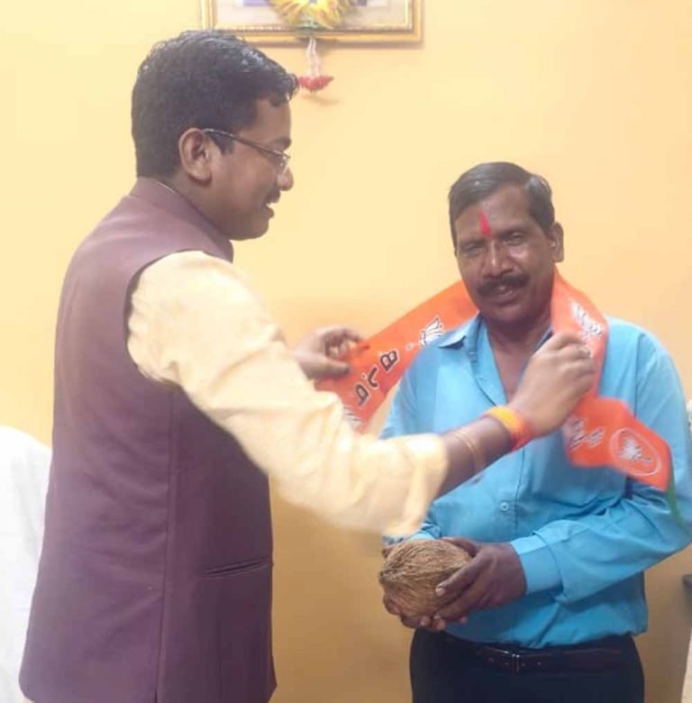 पूर्व कृषि विस्तार अधिकारी ने ग्रहण की भाजपा की सदस्यता