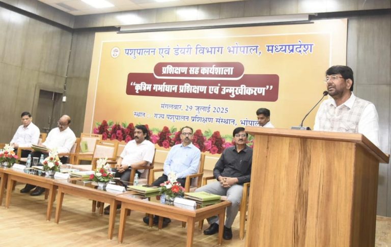 दुग्ध उत्पादन बना देश की अर्थव्यवस्था का आधार: राज्य मंत्री पटेल