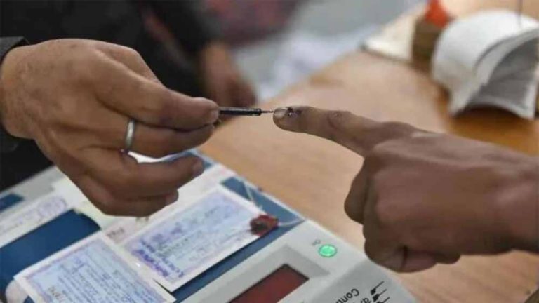 नगरीय निकायों में पार्षद के उप निर्वाचन के लिये हुआ 69.68 प्रतिशत मतदान