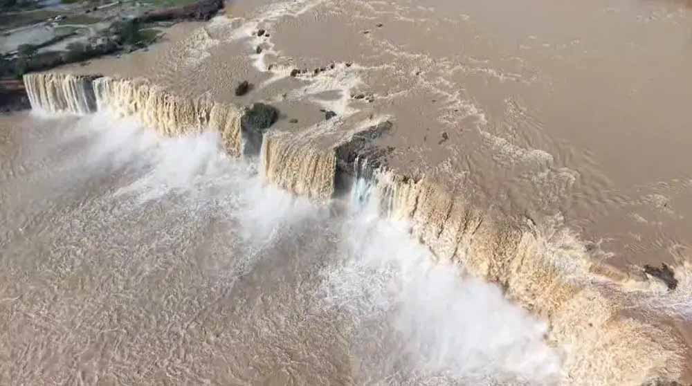 मिनी नियाग्रा चित्रकोट और तीरथगढ़ जलप्रपात बने सैलानियों के आकर्षण का केंद्र